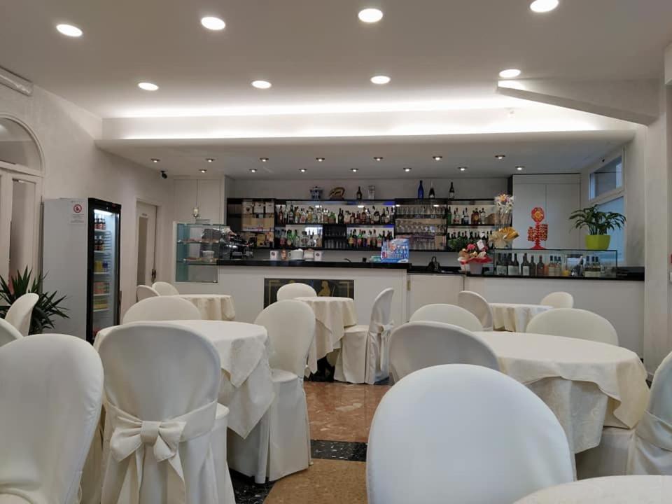 Hotel Fortuna San Bartolomeo Al Mare Exterior photo